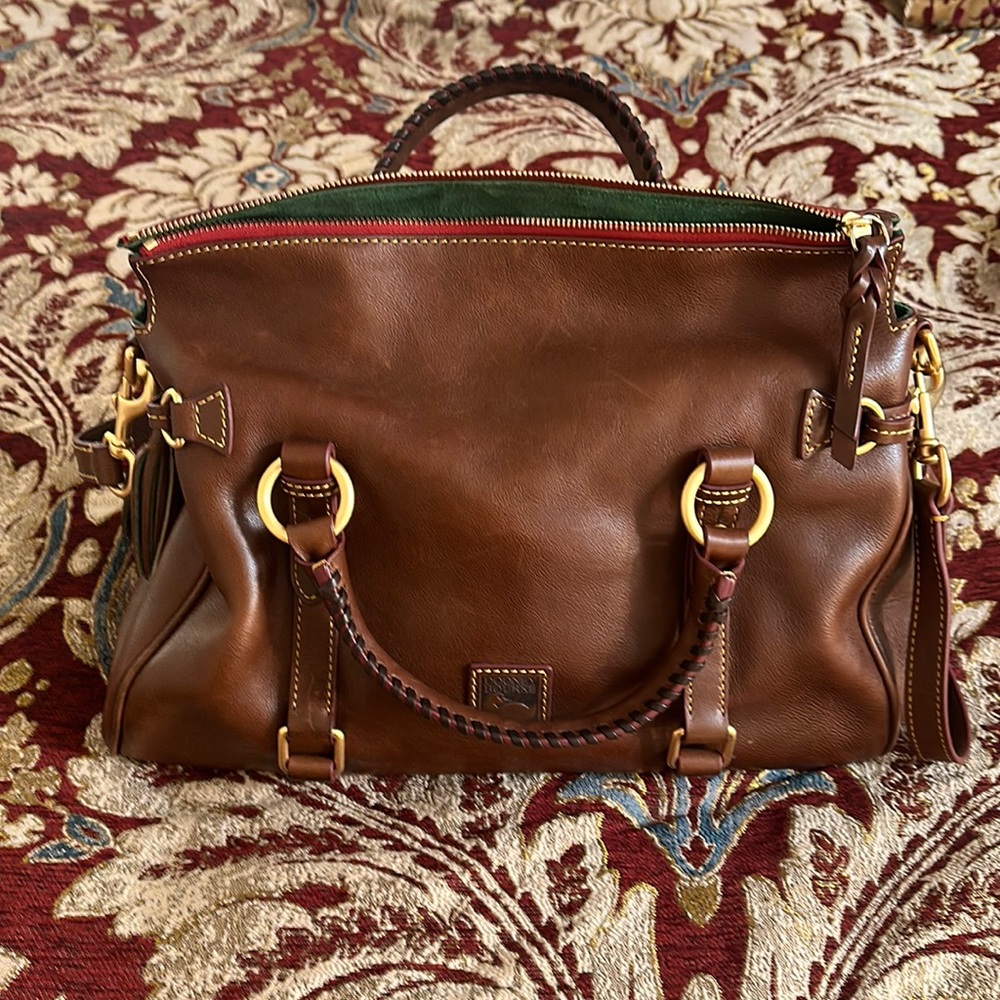 Like New!! Dooney and Bourke Florentine Satchel Large in Chestnut.
